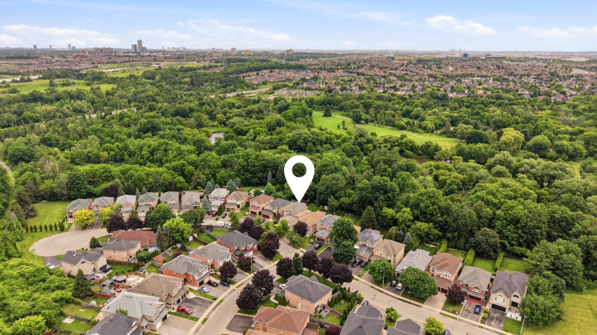 Aerial neighbourhood view of Meadowvale Village