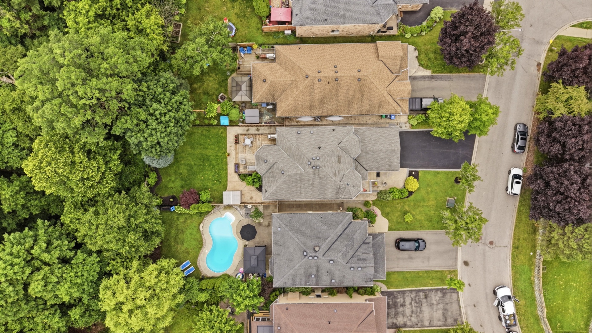 Directly overhead drone shot of 7287 Waldorf Way and backyard